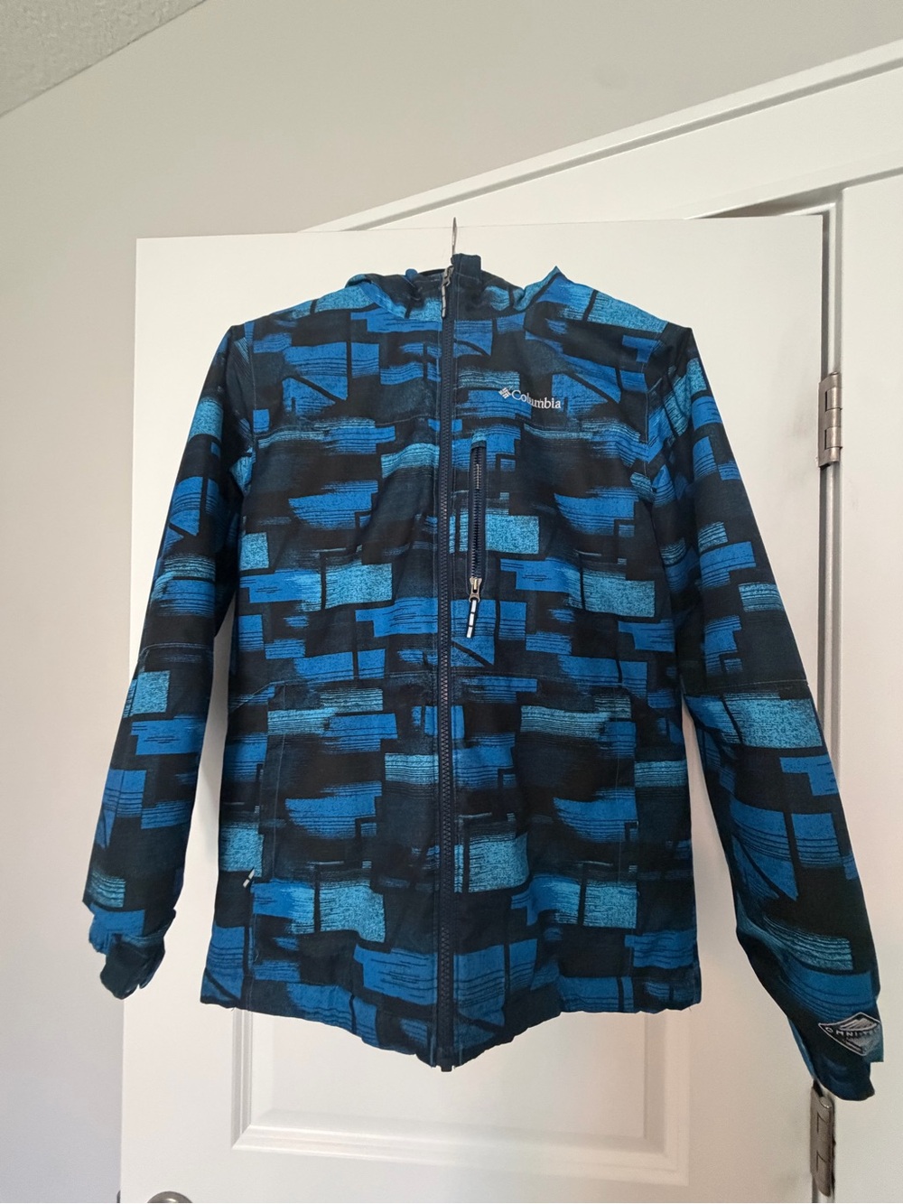 Columbia Blue and Black Patterned Boys youth Ski Jacket large